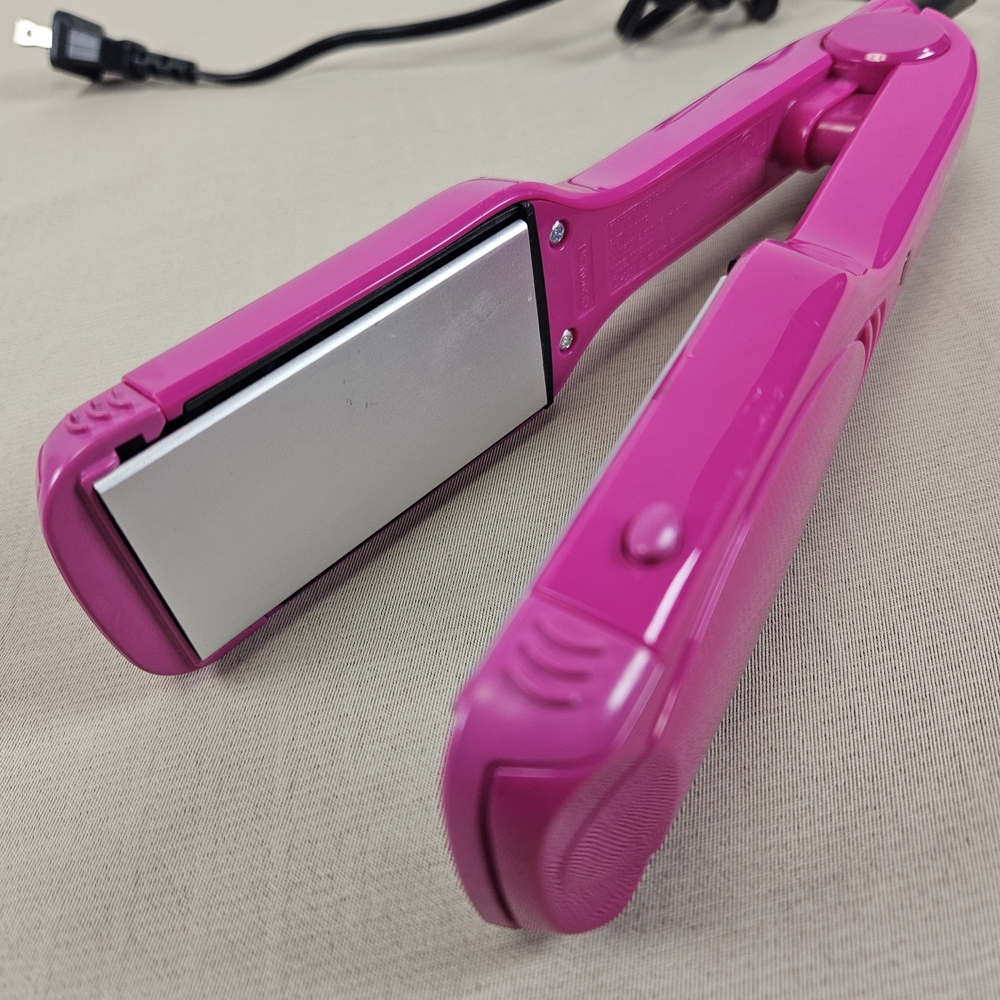 Conair Pink Hair Straightener - Picture 9 of 9